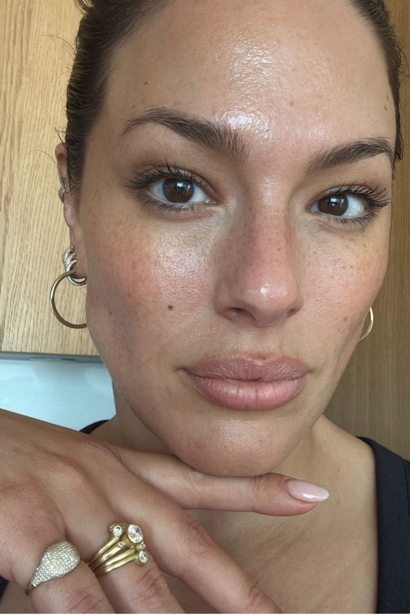 Glowing skin selfie